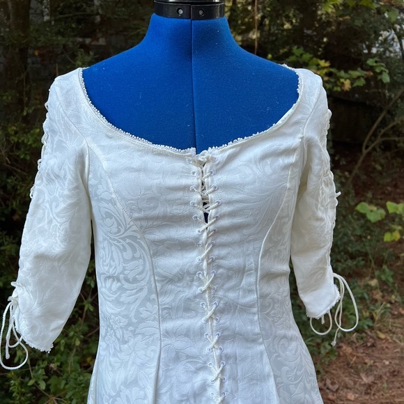 Elizabeth Swann Pirates of the Caribbean White Floral Cosplay Handmade Dress - Picture 4 of 6